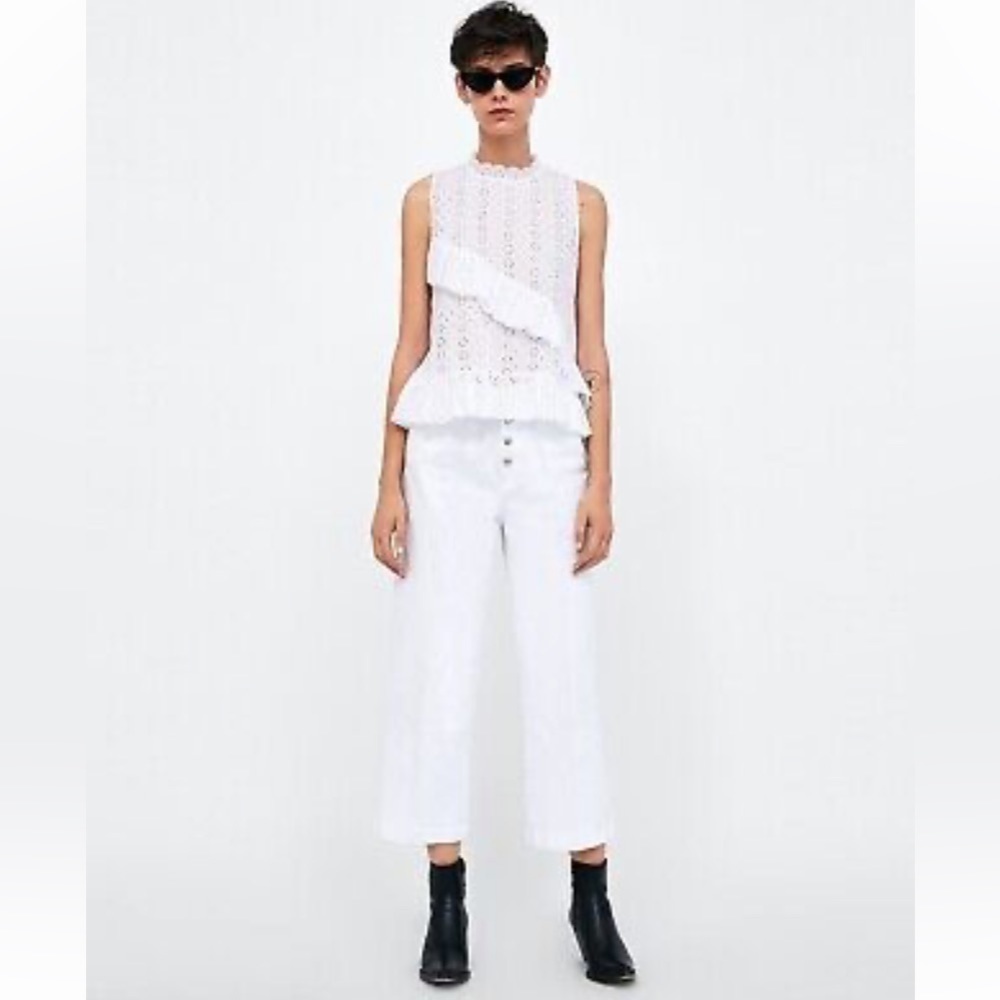 Zara opened eyelet ruffled blouse sleeveless white Size S